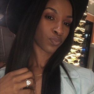 Meet your Posher, Candace